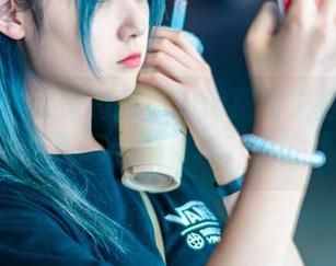 Akisoso秋楚楚教你如何把霞之丘诗羽cos合集玩出新花样,随意飘