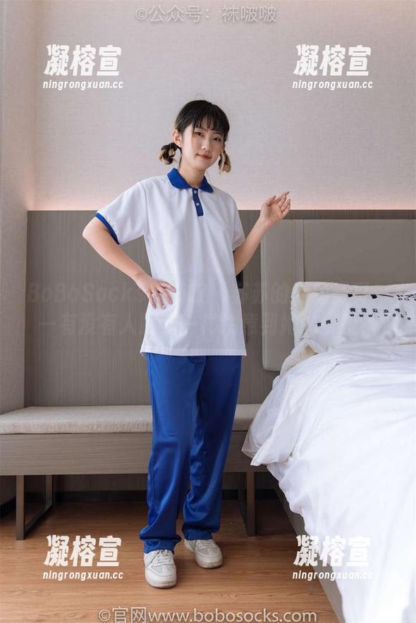 BoBoSocks袜啵啵-苏苏 BoBoSocks袜啵啵 - 苏苏的裸足写真——有没有人跟我一样注意到她的脚趾?