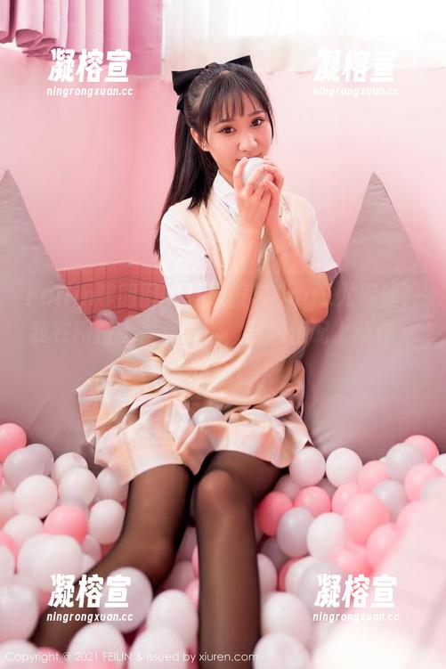 Feilin嗲囡囡 - 体操服与Egg_尤妮丝，我在网盘上差点沉迷，这颜值配上动作，嘿嘿！