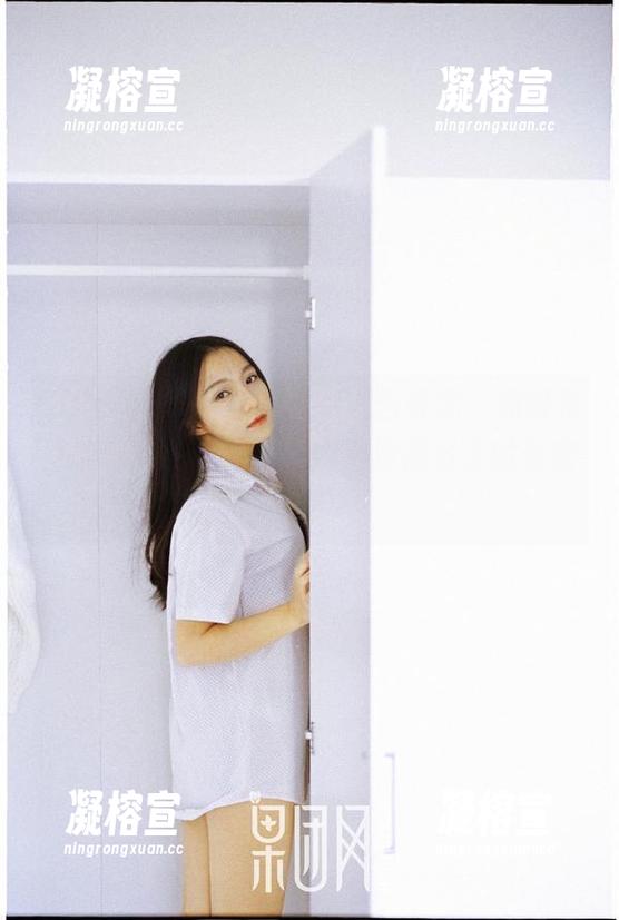 GIRLT果团网-周妍希 GIRLT果团网 - 有没有人告诉你,周妍希照的写真真心无圣光,更像是女王的私密房间?