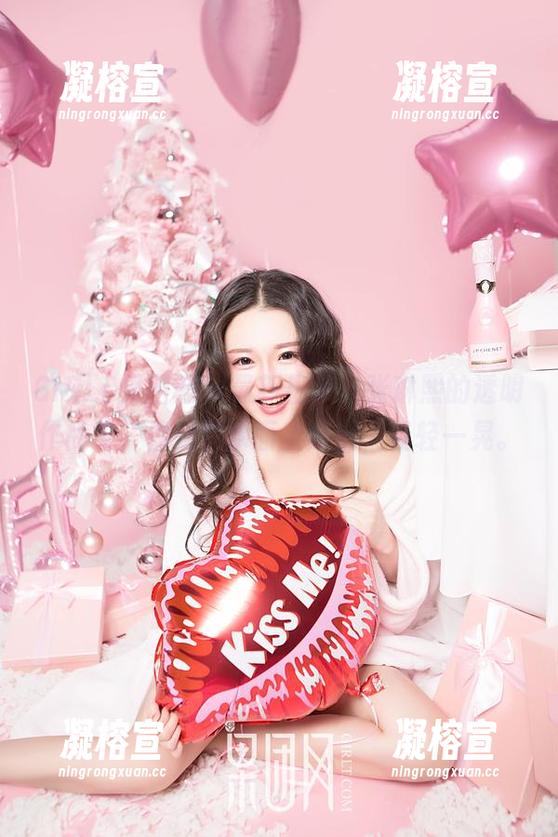 GIRLT果团网-张琳熙 GIRLT果团网 - 最新出炉,张琳熙的透明作品集,像是在水面上漂浮,轻轻一晃。