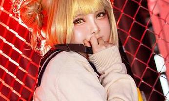 Hachi小芭的美腿套图,下载后我觉得整个人都变得优雅了,哈哈,果然是腿控的福音。