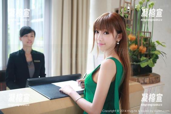 MyGirl美媛馆 - 唐琪儿il的图包里，御姐的气场强大，精选内容不看还真亏。