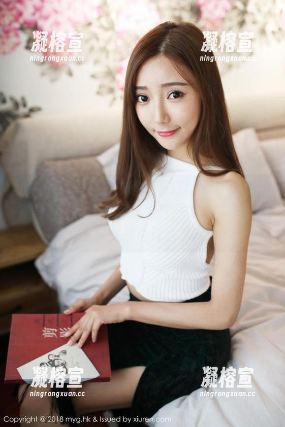 MyGirl美媛馆 - 静静看绮里嘉的高清眼镜写真，眼镜上那抹光芒，仿佛在说话，但具体想说什么呢？