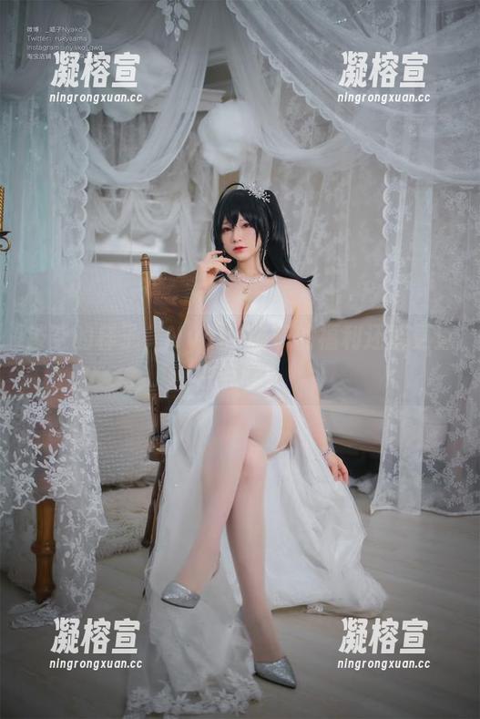 Nyako喵子 镂空的样子,Nyako喵子的福利还能更直白点吗?