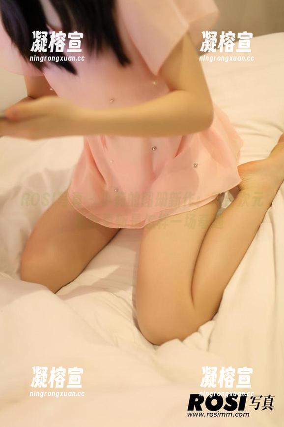 ROSI写真 - 小莉的图册新作：天台次元，最新更新是怎样一场奇遇
