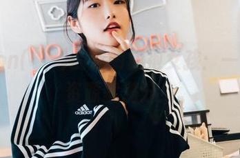 Sonson(손손)的透明旗袍女孩：一出场，资源就满分！