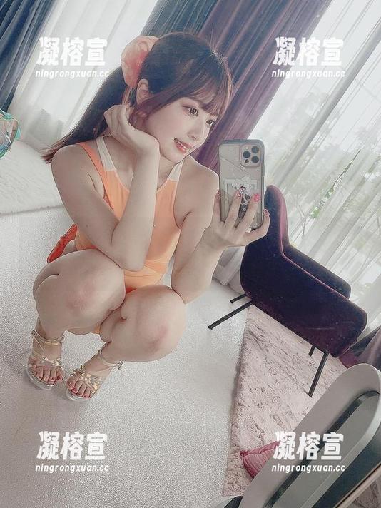 Tomiko(とみこ)的学妹照片，这组怎么那么容易让人转头啊？愣神的功力满分！