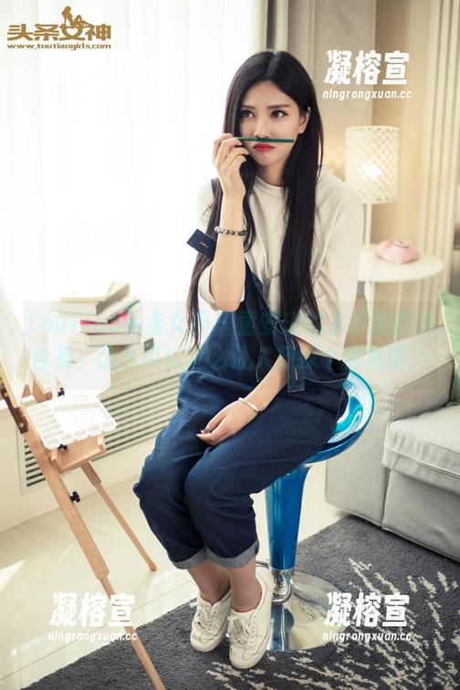 TouTiao头条女神 - 童安琪的水手服照片合集，怎么可以这么让人想探个究竟啊！