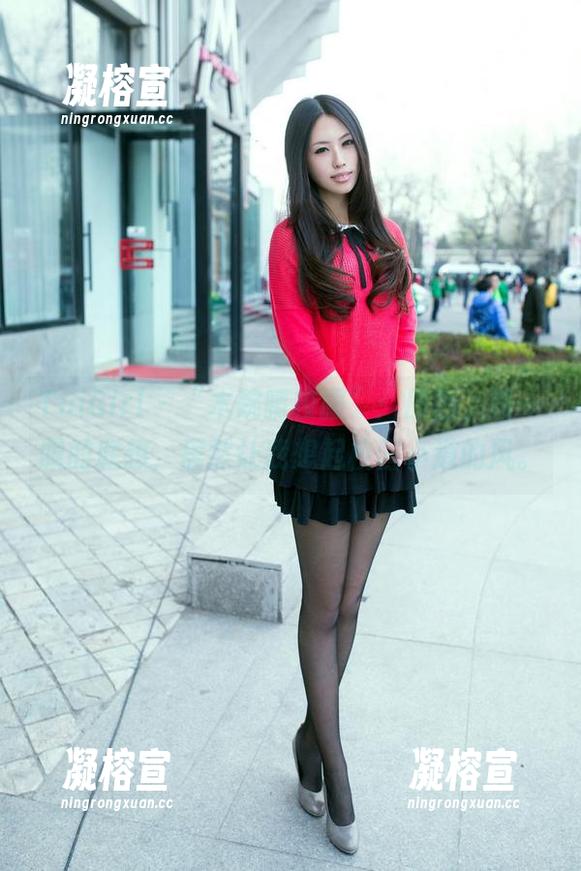 TuiGirl - “木婉晴校服”：原图，第一眼的联想，居然让我想起校园小道的风。