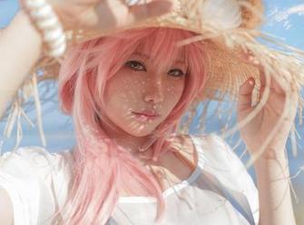 修女黑胶衣:Uki雨季图集的闪光点与幽默,精选起航