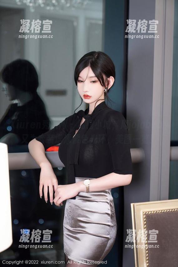 Xiuren秀人网 - 私房小城，周jojobaby又为套装增添紫色光环，美图一览！