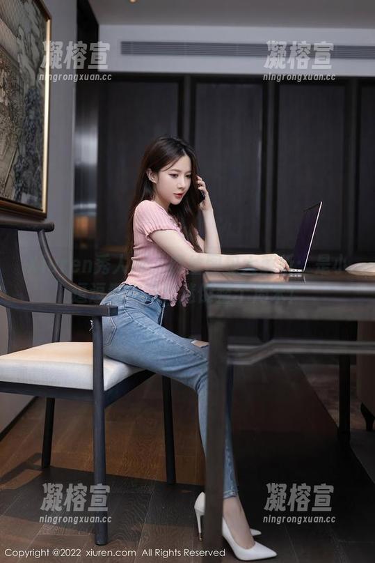 Xiuren秀人网-是小逗逗 Xiuren秀人网 - 肉丝图包大解析:是小逗逗教你如何迷倒整个周末!