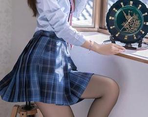 Xiuren秀人网 - 每次看沈佳熹Kitty星辰的礼服私拍,我都在想,礼服和美腿哪个更抢镜?