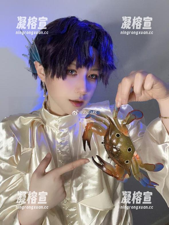 来看Zyra秋的高清圣诞合集：圣诞老人找她要了合影！