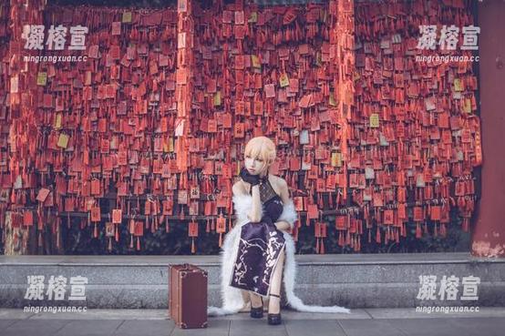 看，coser衣衣的粉色设定又来了，原图一出，我只能说：[哇]！