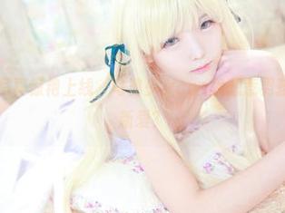 一小央泽的写真惊艳上线,乌鸦少女cos是想惹男孩们对黑色的新爱?