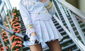 明明是护士服,五更百鬼的照片合集却给了我不一样的联想,真微妙哦。