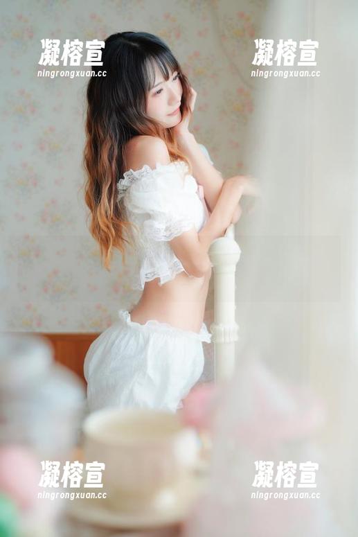 兔子Zzz不吃胡萝卜 兔子Zzz不吃胡萝卜—豹纹套图:看她如何把我们脑补得满屋都是兔兔呢!