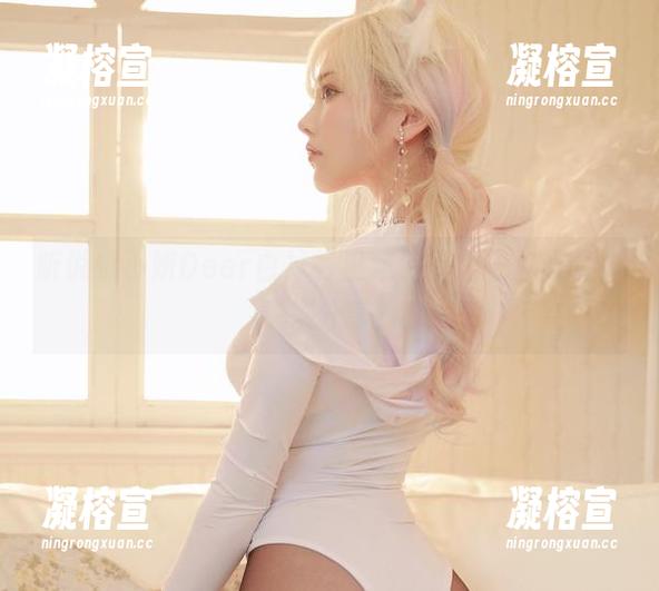 啾小妍Deer 听说啾小妍Deer白衬衫里藏了不止一件心事,快来分享?