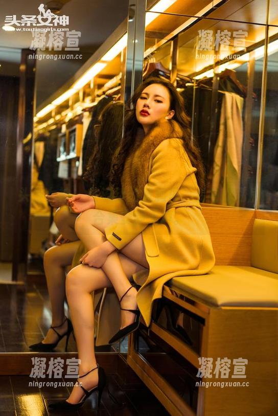 头条女神 - 在流年的波澜里，易阳的私房合集安静无声。