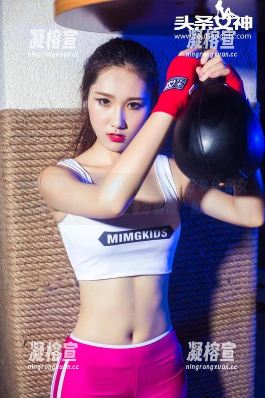 头条女神 - 琳琳的女神主题，分享给你女生都想要的“如何成为偶像”的图包！