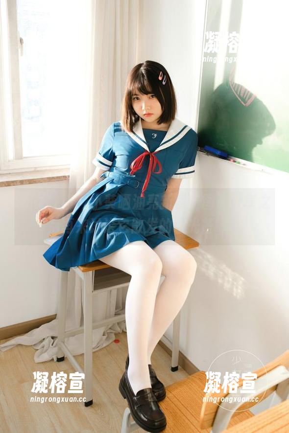少女秩序-小葵 少女秩序 - 小葵晒油亮新照,图片分享之后再来讨论它散发的“光芒”!