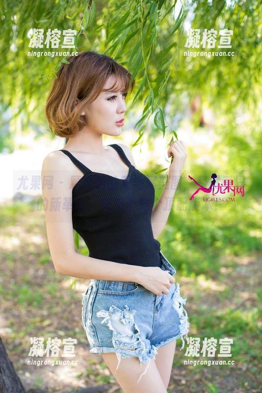 尤果网 - 顾欣怡的双马尾美图，是发型界的新革命，快来下载个顶配版本！