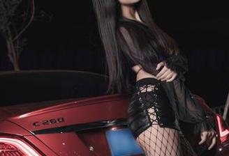 希希_啾兔女郎饰演民俗风,你敢想象翻页的感觉吗?