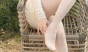 微密圈 - 黑丝与枣红裙的校园爱情，徐莉芝Booty带你领略这套图的酸甜苦辣