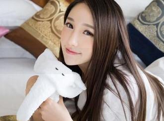 推女神 - 嘘,王语纯的美脚图片,分享前先别晃动,容易眼晕哦