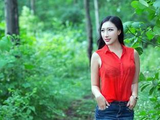 推女郎 - 在原图中,杨伊的皮衣比我晚上喝的酒还要浓烈,醉了!