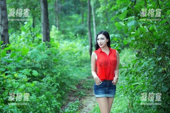 推女郎-杨伊 推女郎 - 在原图中,杨伊的皮衣比我晚上喝的酒还要浓烈,醉了!