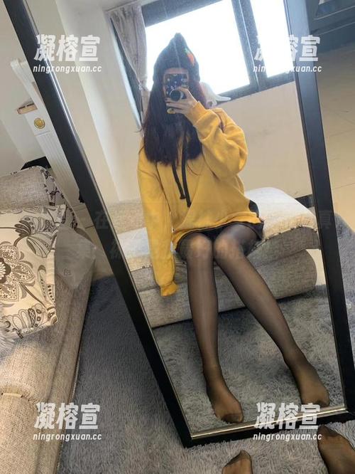提袜少女 微密圈 - 在运动中,提袜少女的最新写真集:袜子是我最好的搭档!