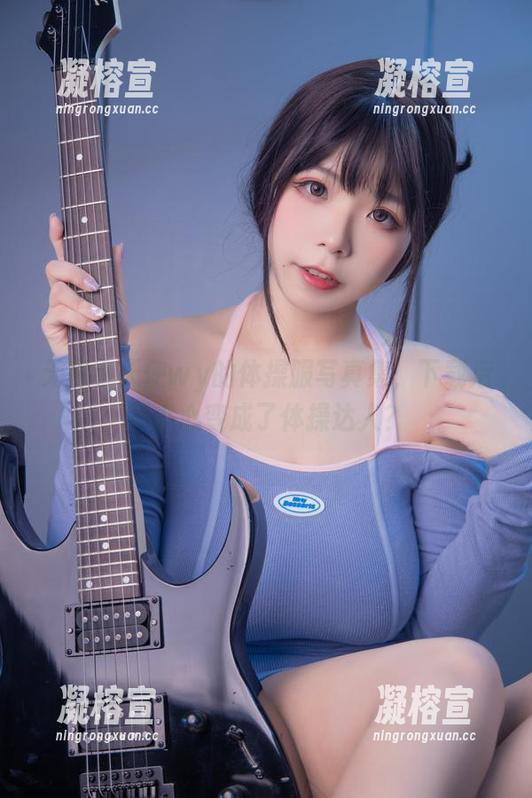 无颜小天使wy的体操服写真集，下载后不小心变成了体操达人？
