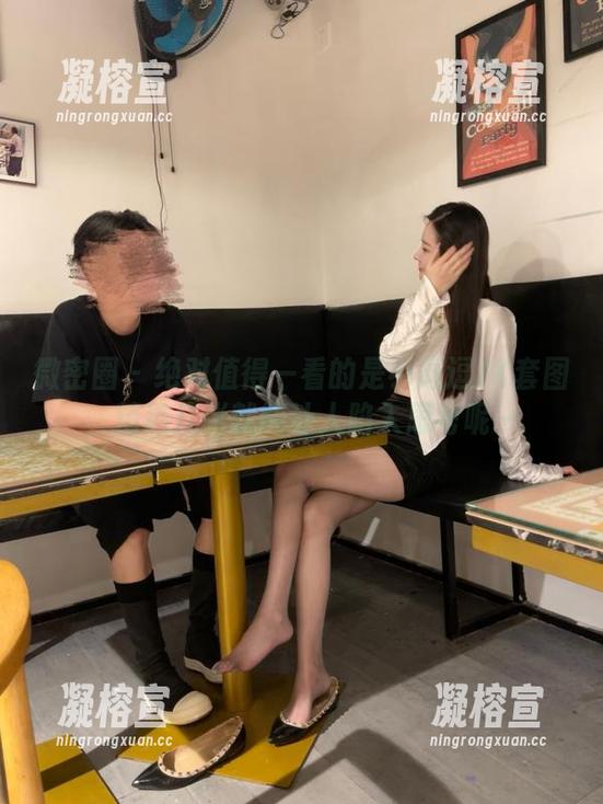 是小逗逗 微密圈 - 绝对值得一看的是小逗逗JK套图,精选几张就能让人陷入思考呢~
