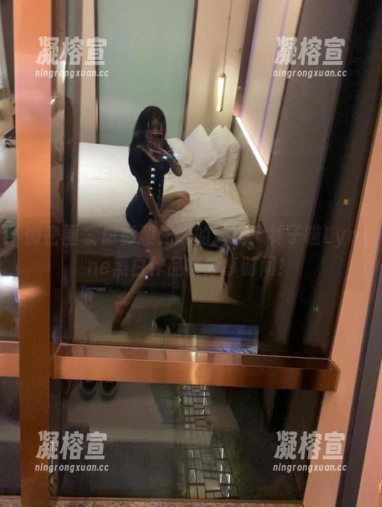 微密圈 - 阴影和光线的游戏：林子喵Lynne黑白作品集分享时间！