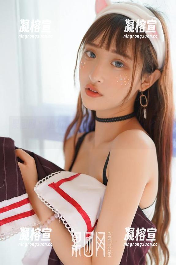 果团网-小九九 果团网 - 小九九的豹纹迷情,美图中的无瑕光辉