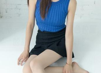 梦丝女神 - 乔儿的私拍:黑色校服,脑补的故事会不会不一样?