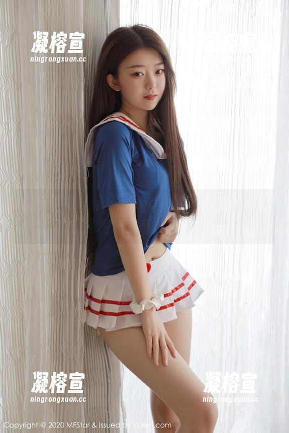 模范学院-奈美nana 模范学院 - 奈美nana短裤写真,图库里的轻挑和舒适感在挑逗视线。