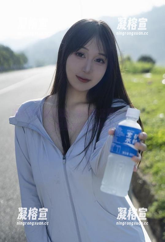浅安安漫展日常：兔女郎套图合集，给你的视线加点小刺激！