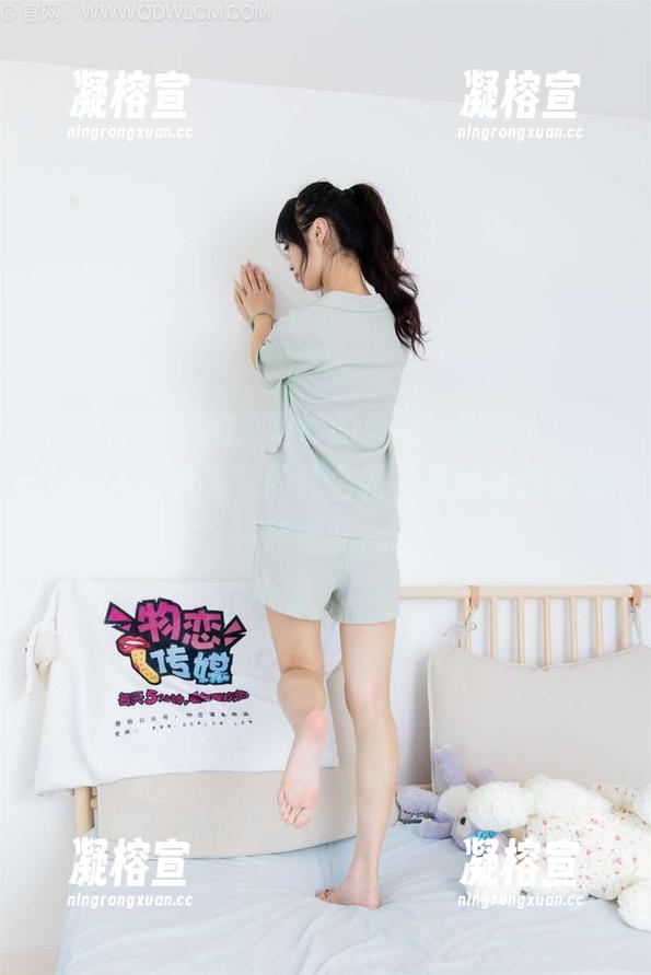 物恋传媒-菜菜 物恋传媒 - 加入婚纱的菜菜,无圣光俨然是“自我放飞”的代名词,美图让我多看一眼就扎心。