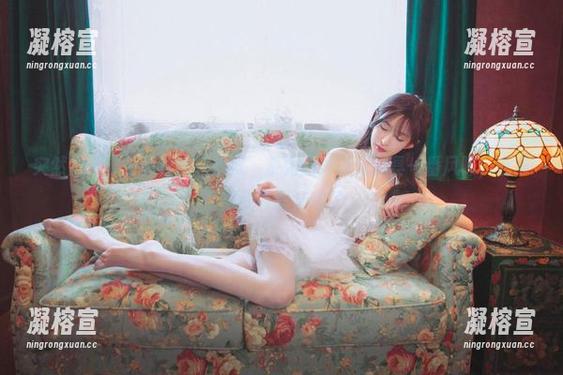 突然觉得，王羽杉的‘妹妹’系列图片真是别具一番风味，合集看得我有些痴迷了～