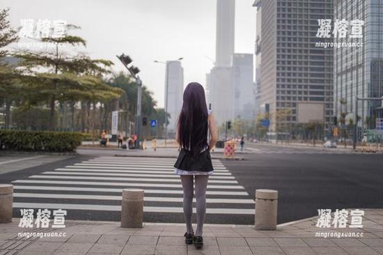 白金Saki 白金Saki的水着泳装秀,作品无圣光,光影里的小小诱惑。