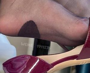 微密圈 - 就是这样，白龙猫女的肉丝秀禾服套图让人目不转睛！