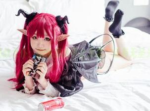 神沢永莉短款女仆:厨房里的不止是菜,还有无圣光的创意!