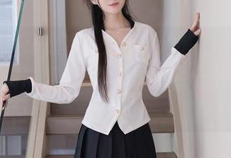 秀人网 - 张庭蓉的少女味私房美图,时而甜蜜,时而轻盈,真让人想要一整本人像画册。