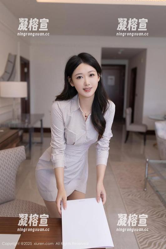 秀人网-林悠悠 秀人网 - 瞧,林悠悠穿梭在无圣光里,套装的味道,图片当然少不了点头