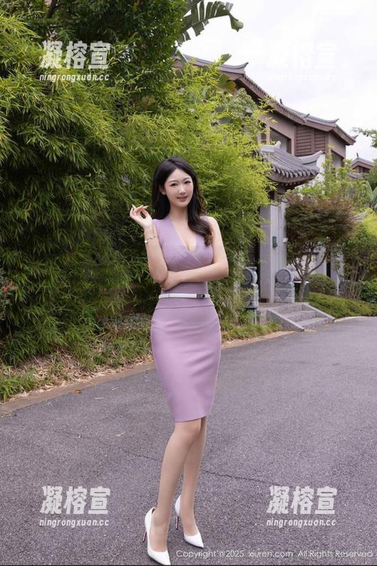 秀人网-蕊蕊ruirui 秀人网 - 蕊蕊ruirui的作品:“女王”虽无圣光,却流露出一种微妙的张力