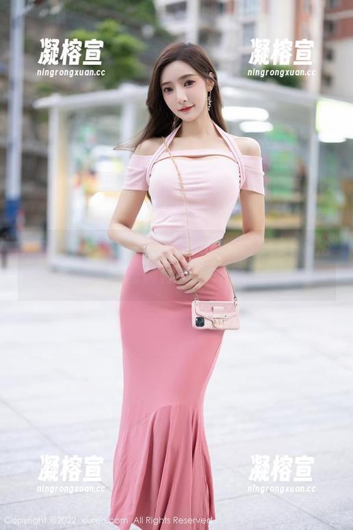 秀人网 - 我在网盘发掘到的“诗诗kiki浴室”，写真隐藏的轻盈妩媚